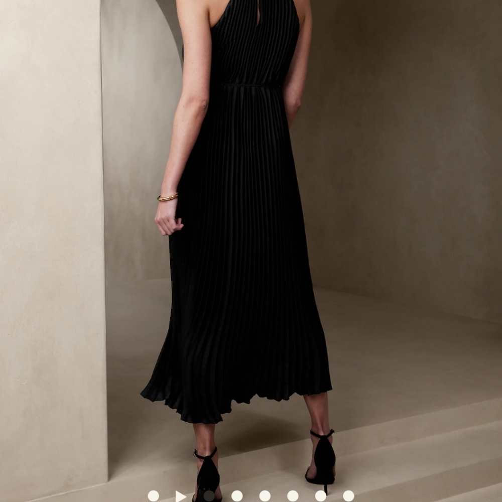NWT Banana Republic Black Silky Pleated Maxi Dress - Picture 2 of 5